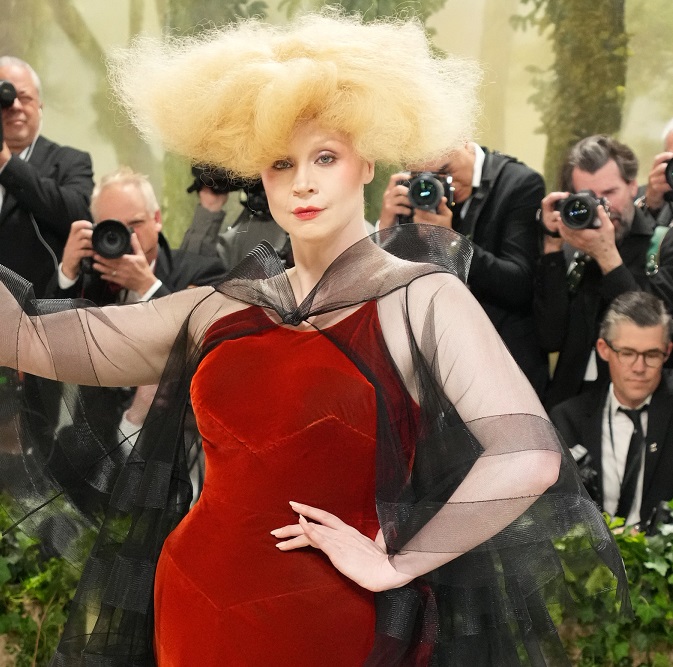 Ανακαλύψτε πέντε εκπληκτικά beauty look από το Met Gala που πρέπει να δοκιμάσετε
