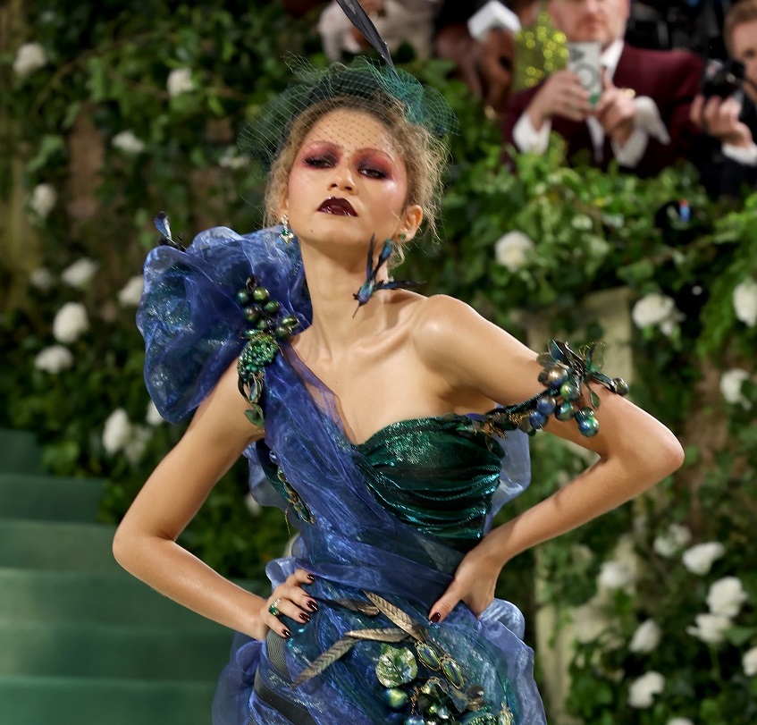Ανακαλύψτε πέντε εκπληκτικά beauty look από το Met Gala που πρέπει να δοκιμάσετε
