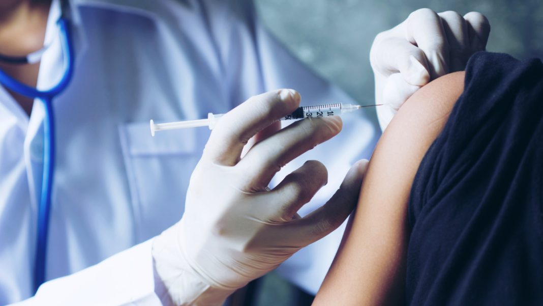 Ανακοίνωση AstraZeneca: Αναγνωρίζοντας τις παρενέργειες του εμβολίου κατά της Covid-19
