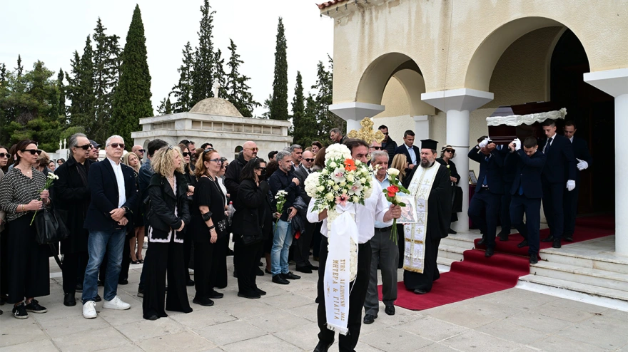 Ανατροπή συγκινήσεων: Το ανείπωτο αντίο στην αγαπημένη ηθοποιό Άννα Παναγιωτοπούλου (Φωτογραφίες που συγκλονίζουν)
