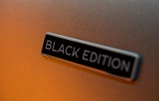 Bentley Bentayga S Black Edition: Το πιο εντυπωσιακό SUV με τη σφραγίδα του μελανού"
