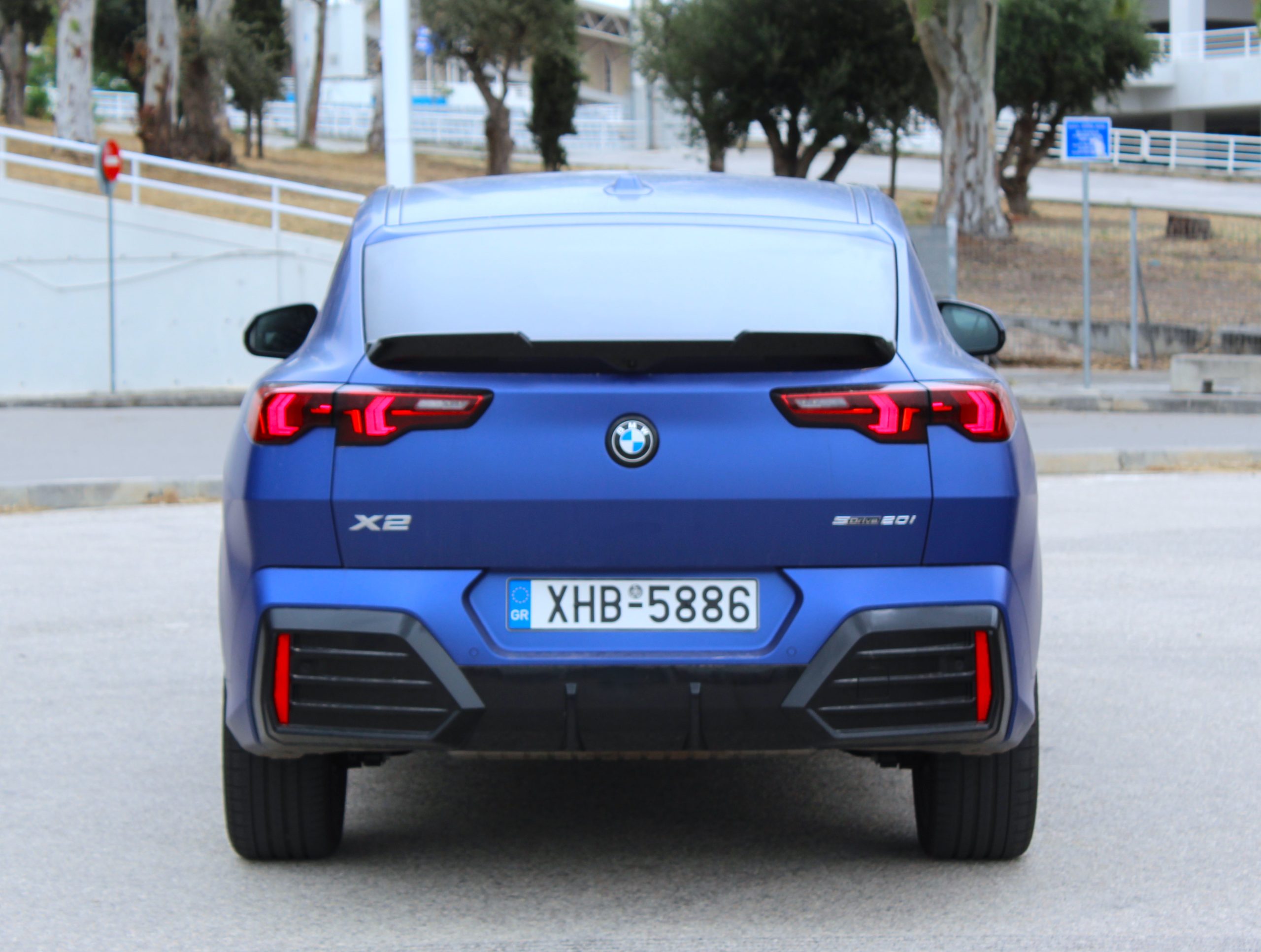 BMW X2: Νέα γενιά εντυπωσιακής ομορφιάς και εκπληκτικής απόδοσης στους ελληνικούς δρόμους

