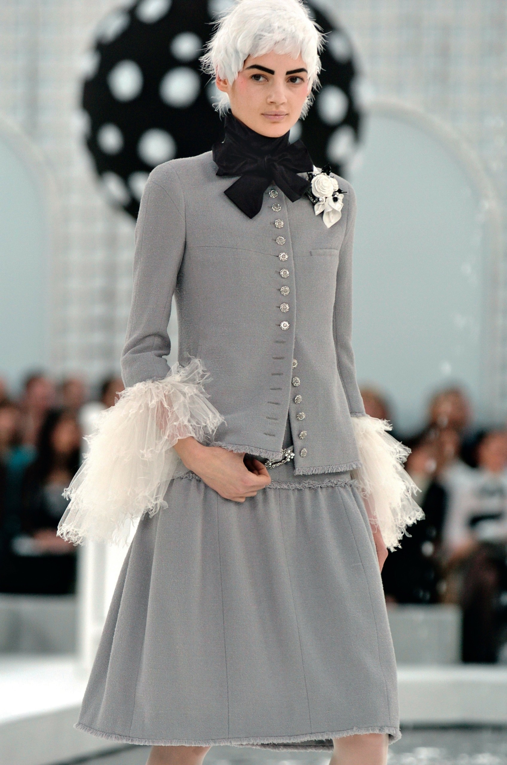 Coco Chanel: Η Αιώνια Επαναστάτρια της Μόδας
