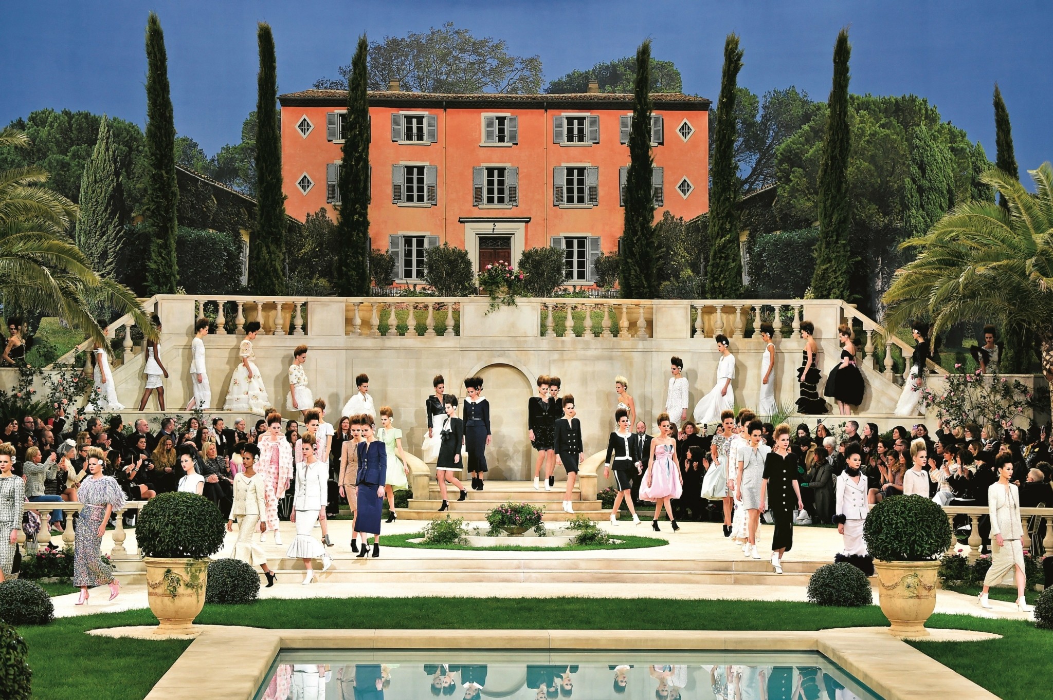 Coco Chanel: Η Αιώνια Επαναστάτρια της Μόδας
