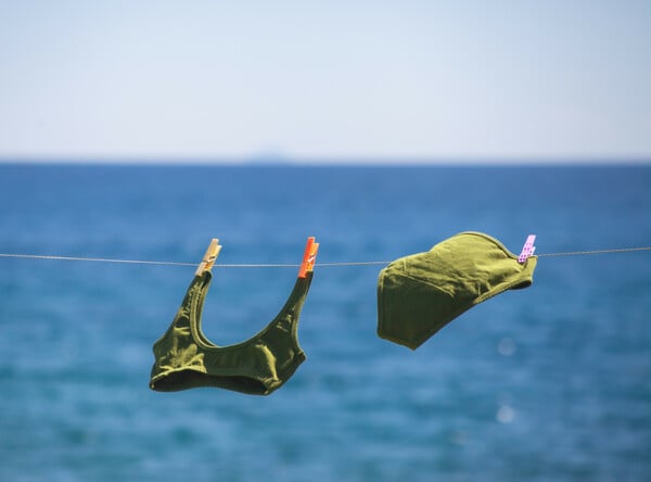Εξελίσσοντας τη Σωβρακοφανέλα: Το Μνους επαναλανσάρει ένα ανεξάρτητο αθηναϊκό brand"
