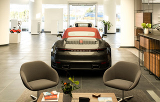 Ένα ταξίδι στον κόσμο της Porsche - Ανανεώθηκε ο τόπος των ονείρων στη Μεταμόρφωση

