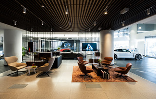 Ένα ταξίδι στον κόσμο της Porsche - Ανανεώθηκε ο τόπος των ονείρων στη Μεταμόρφωση
