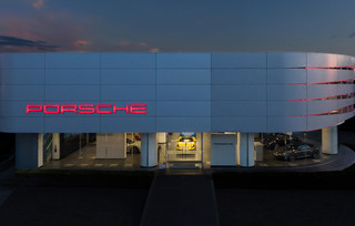 Ένα ταξίδι στον κόσμο της Porsche - Ανανεώθηκε ο τόπος των ονείρων στη Μεταμόρφωση
