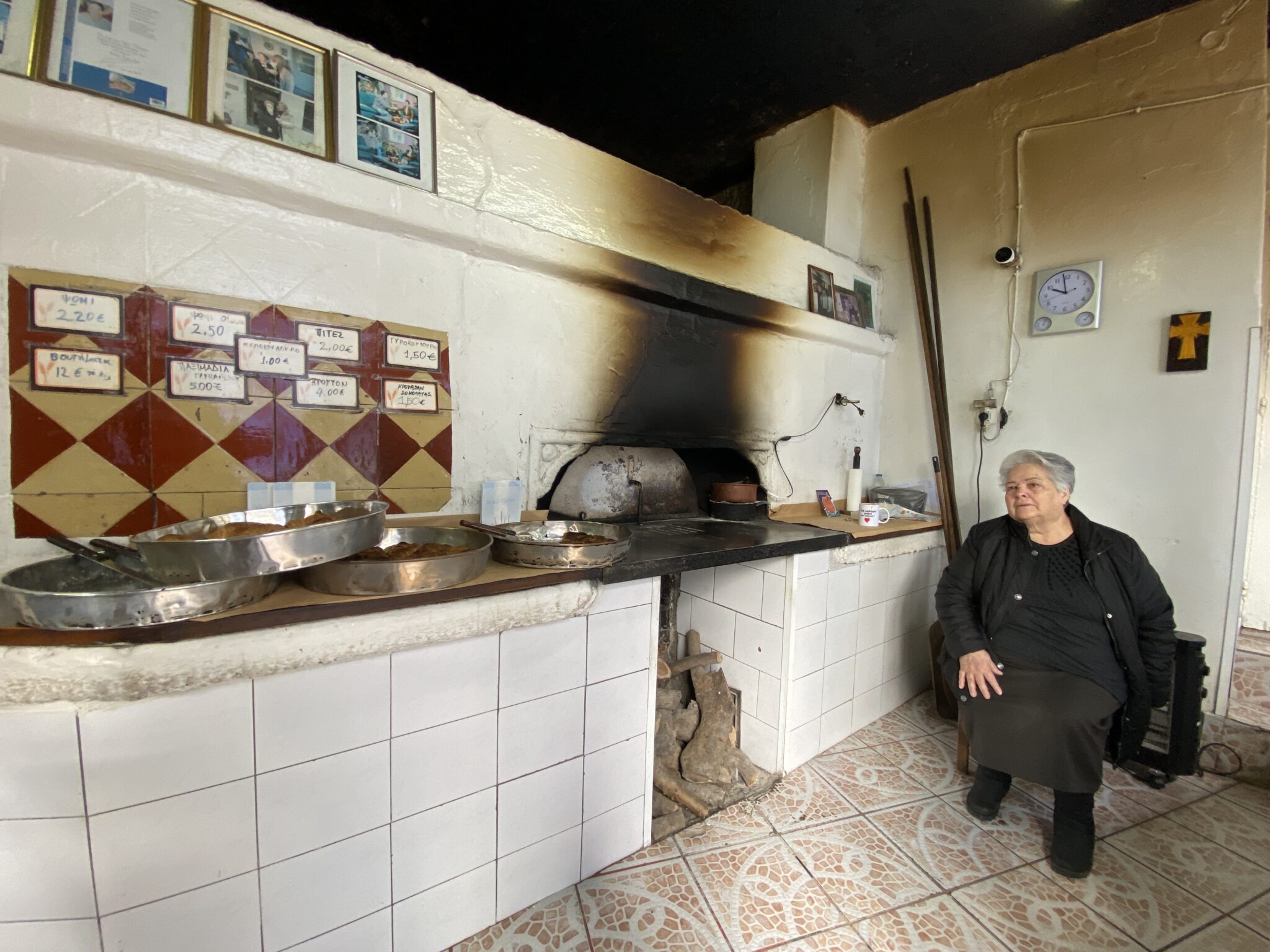 Ένας ξυλόφουρνος βαθιά ριζωμένος σε μια αποκοσμία γεύσης και παράδοσης
