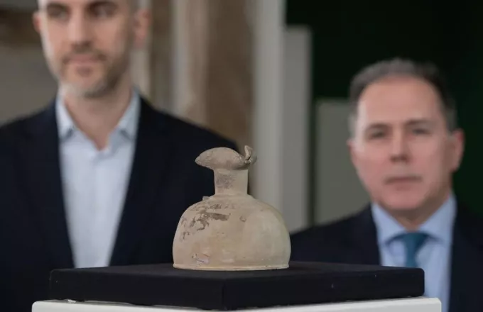 Ένας νέος ήρωας επιστρέφει στην Ελλάδα: Η ανάκτηση του κλεμμένου αγγείου από το Αννόβερο
