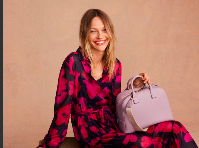 Γιορτάστε την αγάπη της μητέρας στην CH Carolina Herrera Boutique στο Golden Hall
