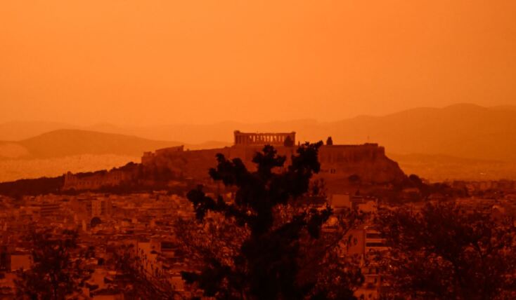 Η αφρικανική σκόνη χαρίζει στην Αθήνα μια πορτοκαλί αύρα: Η εξήγηση του Δρ. Κωνσταντίνου Λαγουβάρδου"
