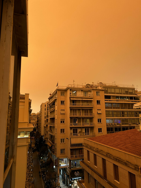 Η ανεξέλεγκτη εξέγερση της αφρικανικής σκόνης: Ένα ολέθριο φαινόμενο στην Αττική"
