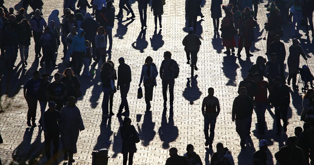 Η απίστευτη σύνδεση μεταξύ εργασιακής ανασφάλειας και αυξημένου κινδύνου σοβαρών ασθενειών στους νέους

