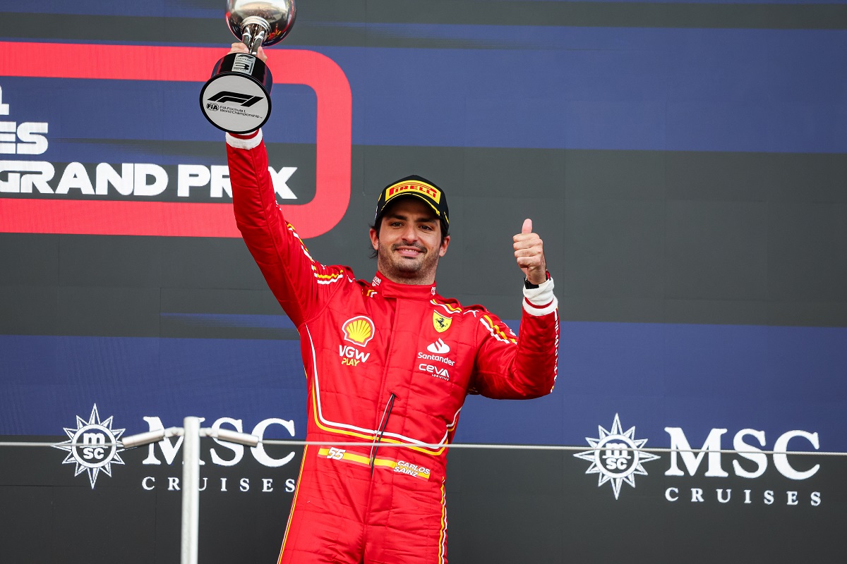 Η επιτυχημένη πορεία της Ferrari και η ανανέωση του Σάινθ: Μια νέα εποχή ξεκινά!"
