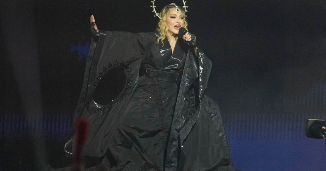 Madonna περαίωσε την παγκόσμια πορεία της στο Ρίο ντε Τζανέιρο - Μια αξιομνημόνευτη βραδιά αφιερωμένη στον Michael Jackson

