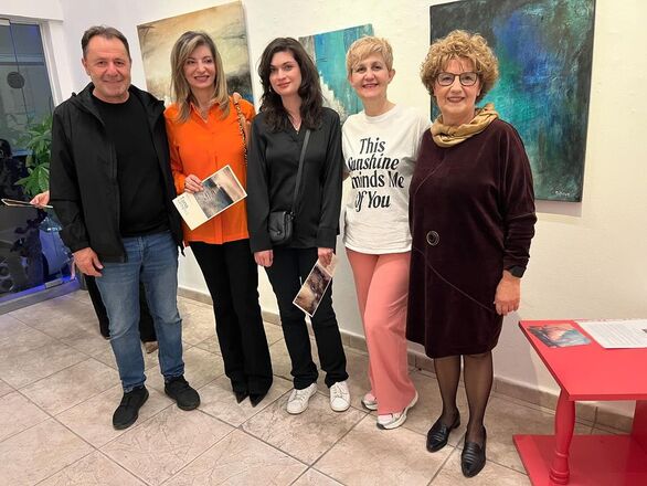 Νέα έκθεση της Γεωργίας Παράσχη στην Cube Gallery: "Ανακαλύπτοντας τον περιβάλλοντα χώρο μέσα από τις Τοπογραφίες"
