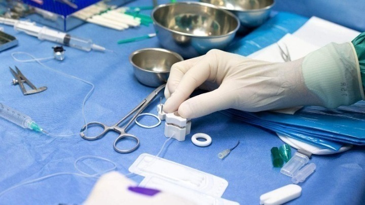 Νέα ελπίδα για ασθενείς: Πρωτοποριακή μεταμόσχευση οργάνων από γενετικά τροποποιημένο χοίρο
