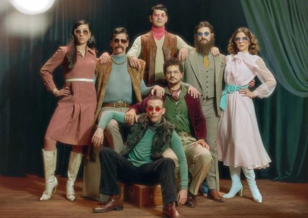 Νέες παραστάσεις που θα αναβιώσουν τη θεατρική σκηνή της Αθήνας τον Μάιο
