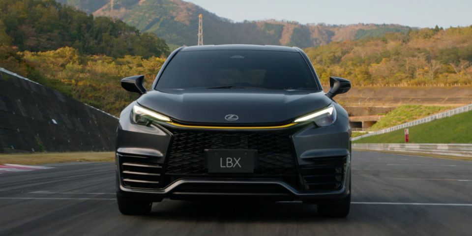 Νέο Lexus LBX: Η ισχύς 300 ίππων έρχεται για να εντυπωσιάσει
