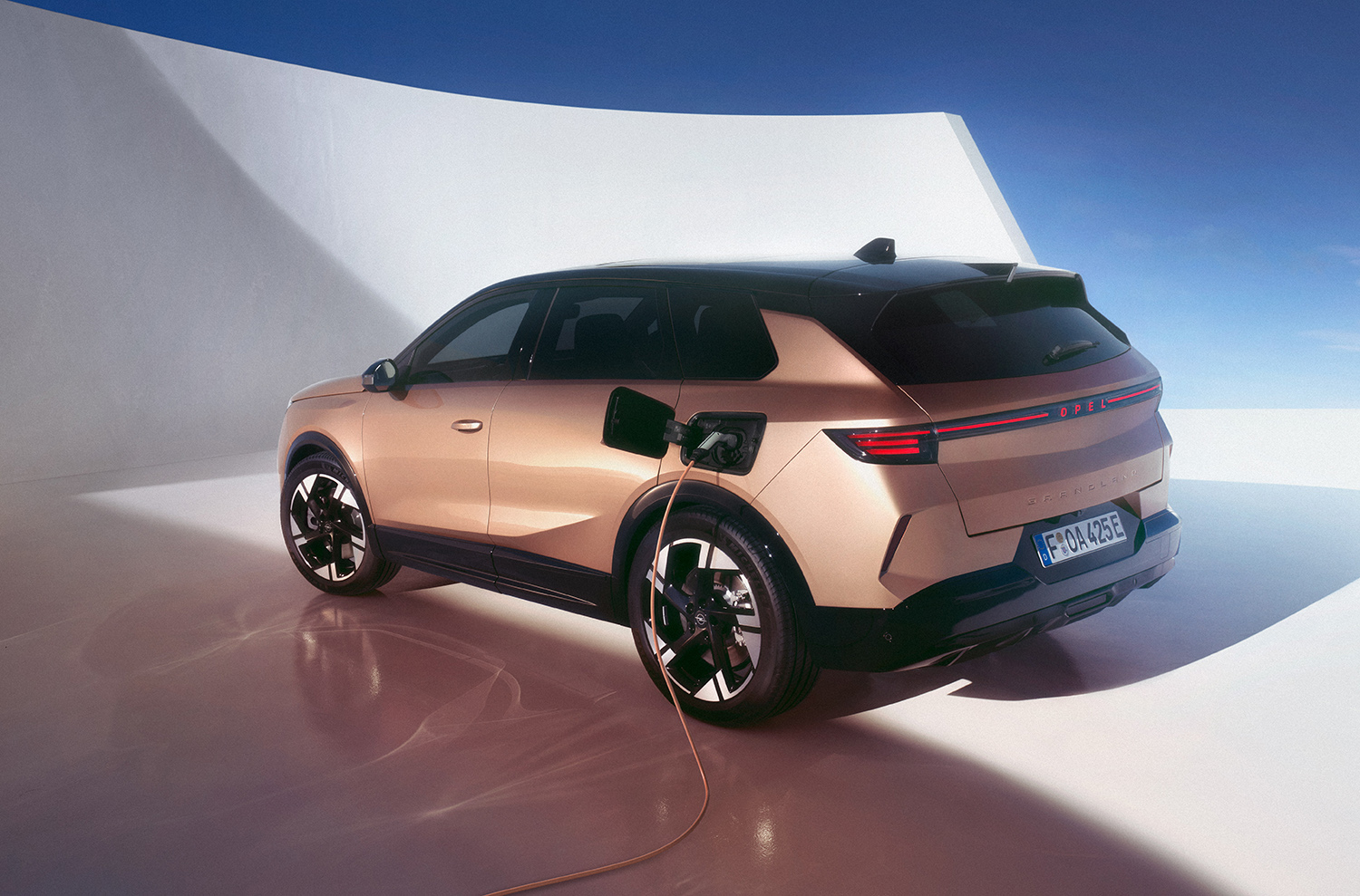 Νέο Opel Grandland: Το μέλλον της ηλεκτροκίνησης
