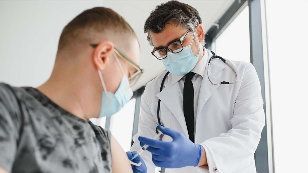 Νέος δισταγμός και υποχώρηση στην πρόθεση για εμβολιασμό μετά την πανδημία COVID-19
