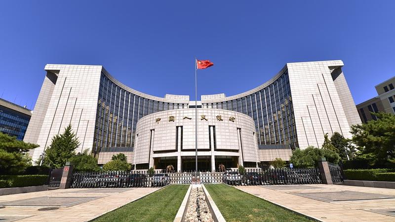 Νέος εμπορικός πόλεμος Κίνας – Δύσης: Περιβαλλοντικά οφέλη και γεωπολιτικές εντάσεις
