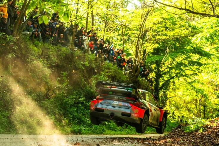 Νίκη για τον Sébastien Ogier στο Ράλι Κροατίας: Παρακολουθήστε τη δραματική μάχη στον αγώνα"
