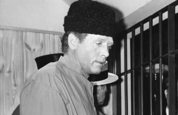 Ο άνθρωπος που είπε «όχι» στον Τζέιμς Μποντ, έγινε... «βασιλιάς» και «αντιμετώπισε» τον Μελ Γκίμπσον 