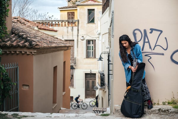 Ο Μαγικός Ήχος της Μαρίνας Σπανού: Ένα Αριστούργημα στην Αρεοπαγίτου
