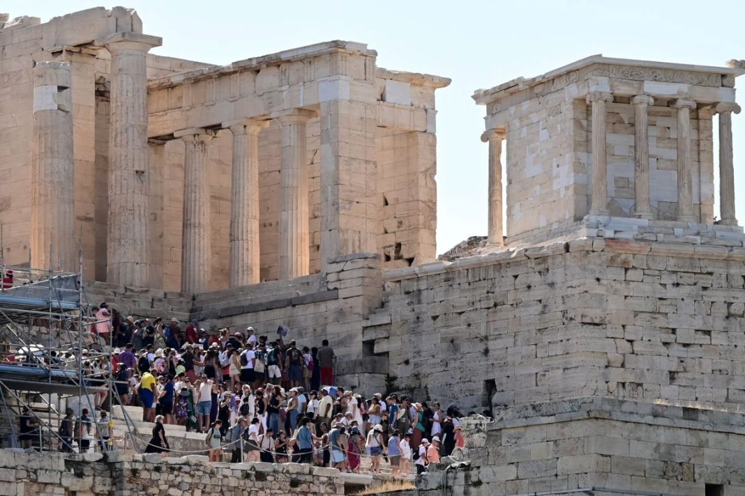 Ο Ρόλος των Ιατρών και του Ασθενοφόρου στους Αρχαιολογικούς Χώρους - Νέα Μέτρα για την Ασφάλεια των Επισκεπτών
