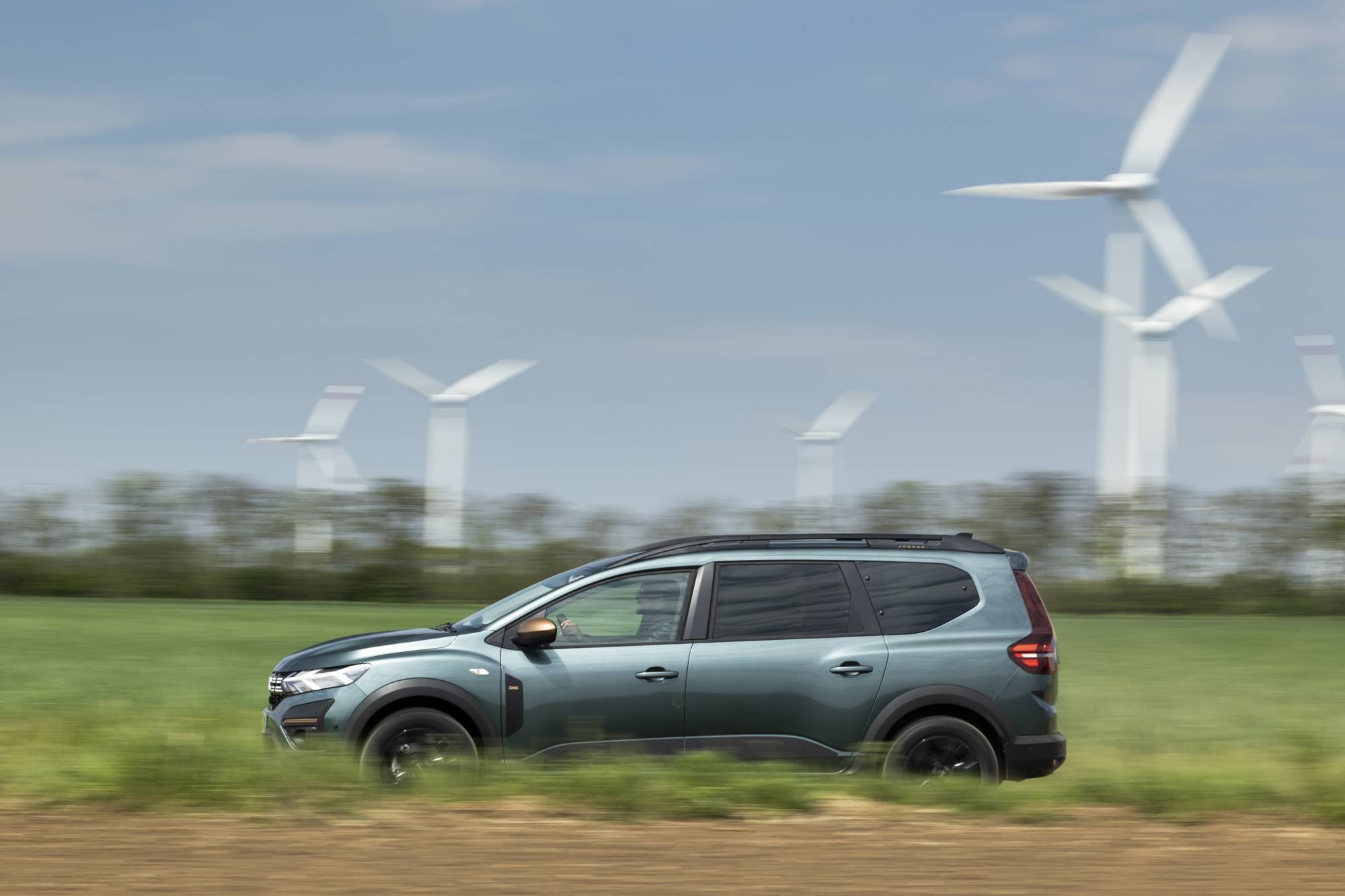 Οδηγούμε το Dacia Jogger LPG: Το Προσιτό και Οικονομικό 7θέσιο Αυτοκίνητο
