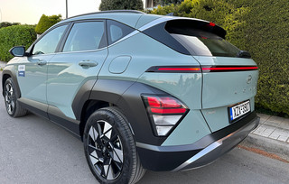Οδηγούμε το Hyundai Kona - Ένα σύγχρονο B-SUV με υβριδική τεχνολογία
