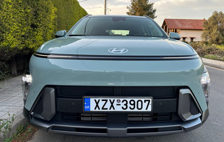 Οδηγούμε το Hyundai Kona - Ένα σύγχρονο B-SUV με υβριδική τεχνολογία
