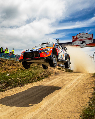 Οικοδομώντας το μέλλον: Το WRC 2024 φέρνει αλλαγές και επιτυχίες στο ράλι της Πορτογαλίας"
