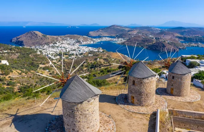 Πάσχα στην Ελλάδα: Ανακαλύπτοντας την πολύπλευρη παράδοση σε 7 μοναδικές περιοχές
