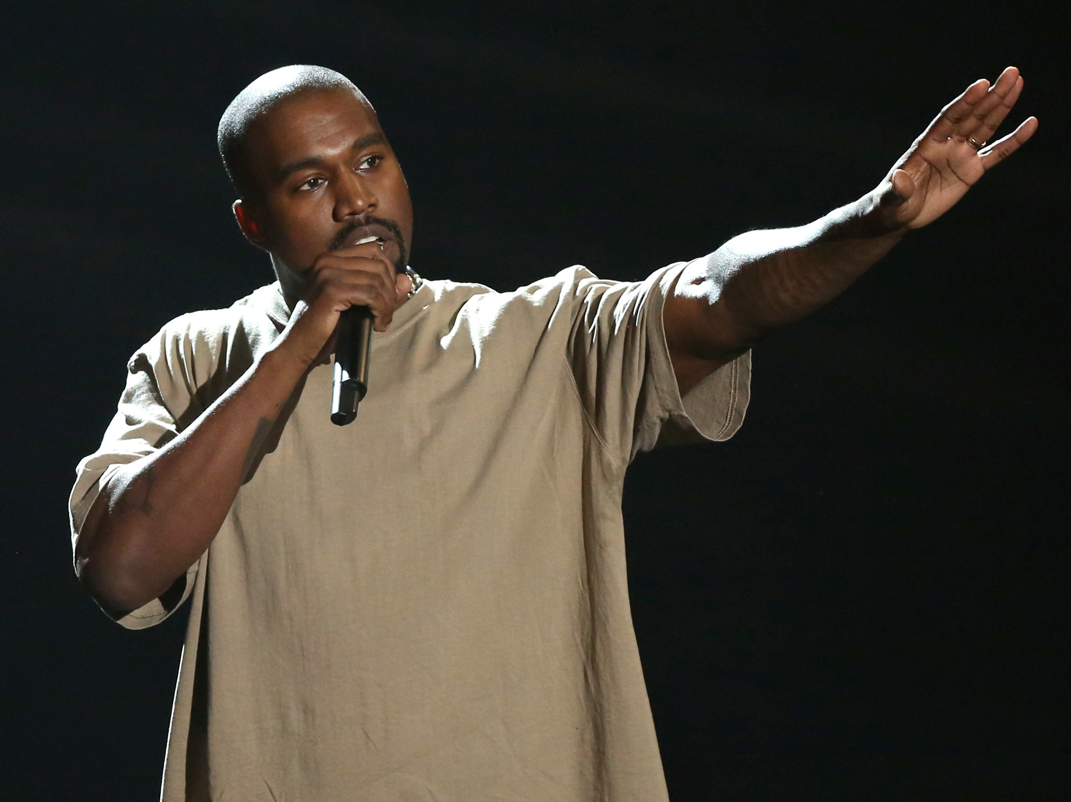 
                        ΠΩΣ ΕΙΝΑΙ ΔΥΝΑΤΟΝ ΝΑ ΕΙΝΑΙ Ο KANYE WEST ΣΤΟ ΝΟ1;                     