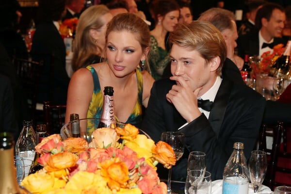 Πώς η Taylor Swift ξανάκανε τον κόσμο να παραμιλάει

