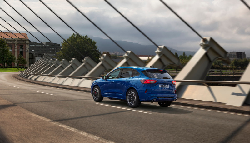 Πρωτοποριακό Ford Kuga Plug-In Hybrid: Εκπληκτικές προσφορές και ανώτατος εξοπλισμός
