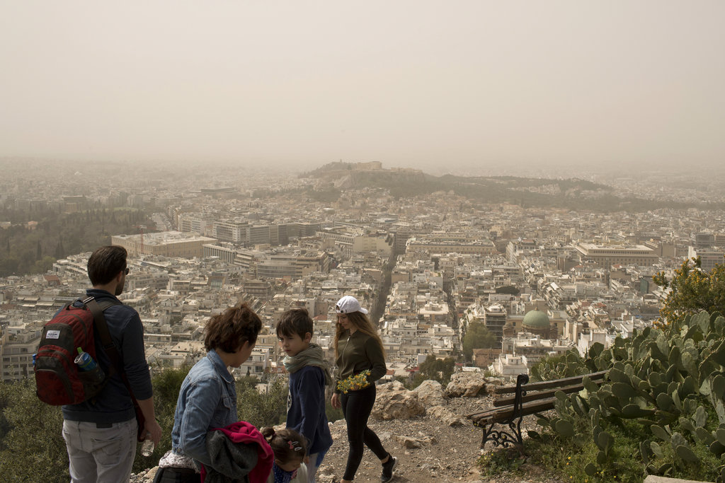 Πυρίτιο, ασβέστιο και σίδηρο κατέγραψαν οι επιστήμονες στην αφρικανική σκόνη που υποχωρεί – Προειδοποιήσεις από τους ειδικούς