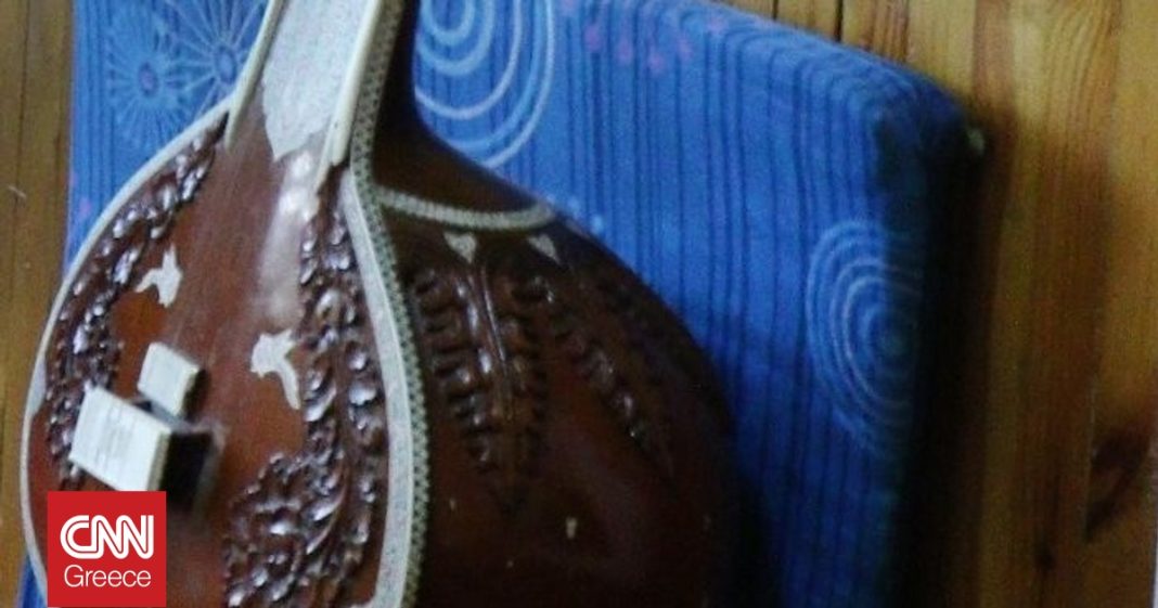 Στα 66.993 δολάρια πωλήθηκε σε δημοπρασία το σιτάρ του Τζορτζ Χάρισον
