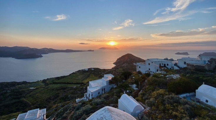 Τα πιο ζωντανά ελληνικά νησιά για αξέχαστες διακοπές το καλοκαίρι του 2024
