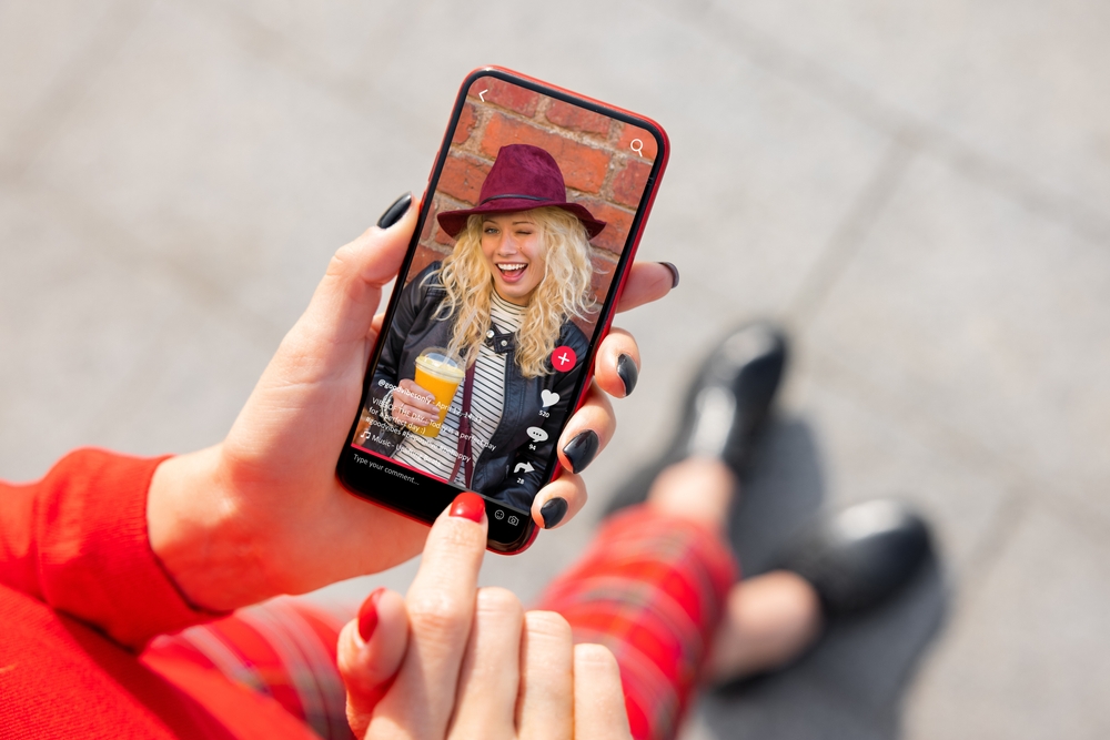 TikTok: Οι νέοι όροι που κυκλοφορούν στο διαδίκτυο και η σημασία τους
