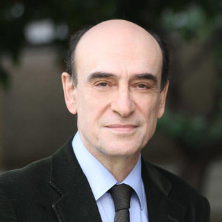 Το μέλλον στο πικροδάφνειο φως: Νέα έργα του Ομ. Καθηγητή Οικονομικών Παναγιώτη Πετράκη από τις Εκδόσεις Παπαζήση
