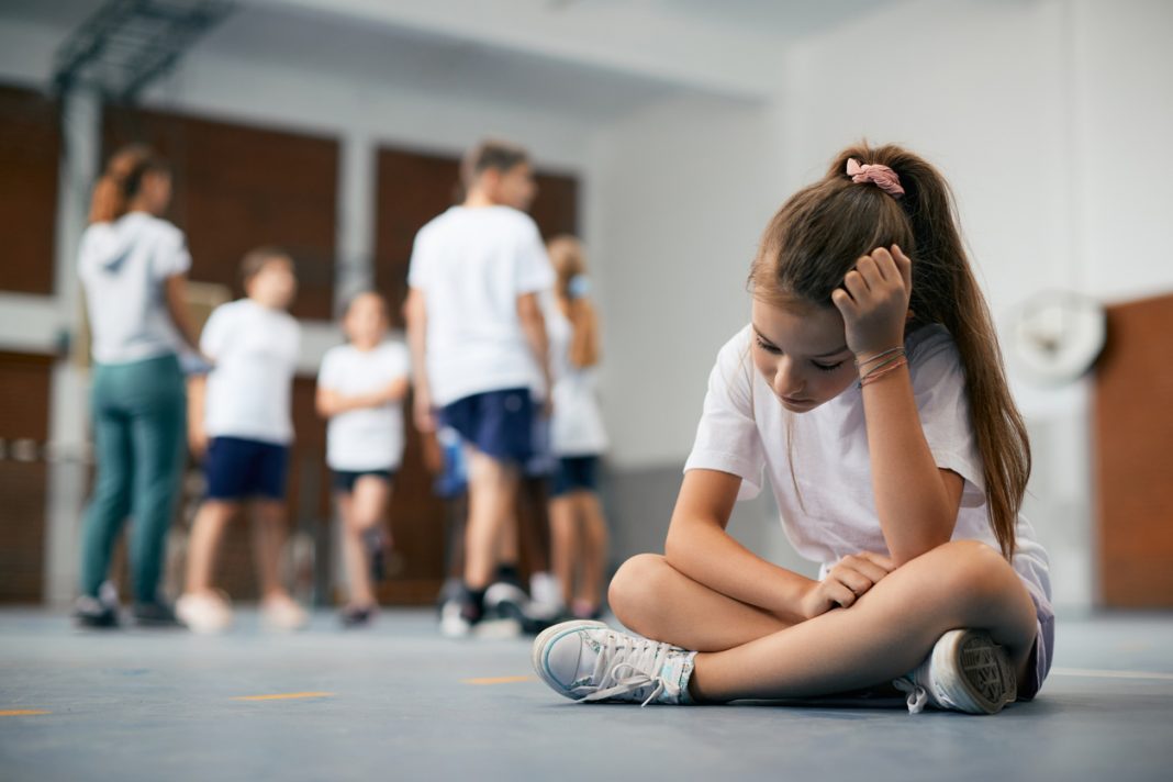 Ανακαλύπτοντας το κρυφό bullying: Πώς να βοηθήσουμε τα παιδιά να αντιμετωπίσουν τον ψυχολογικό εκφοβισμό