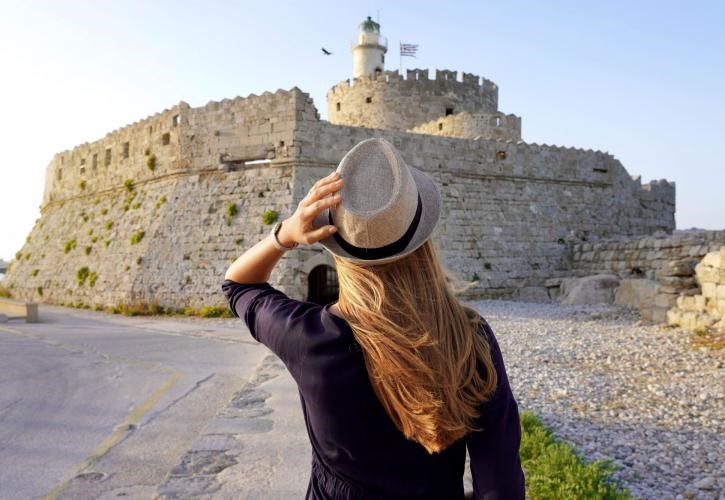 Ανάπτυξη τουρισμού εκτός αιχμής στην Ελλάδα: Νέες τάσεις και στοιχήματα
