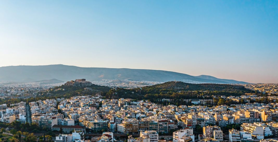 Ευκαιρίες επένδυσης σε Αττική: Μονοκατοικία και μεζονέτα προς πώληση στο Διόνυσο και στη Φιλοθέη

