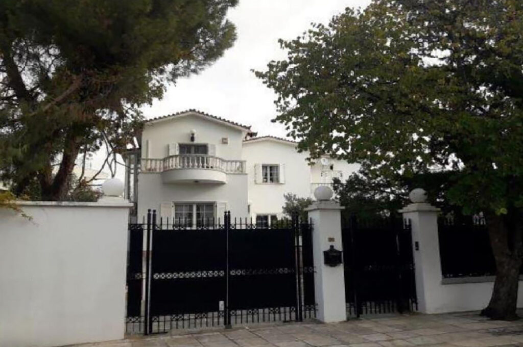 Ευκαιρίες επένδυσης σε Αττική: Μονοκατοικία και μεζονέτα προς πώληση στο Διόνυσο και στη Φιλοθέη
