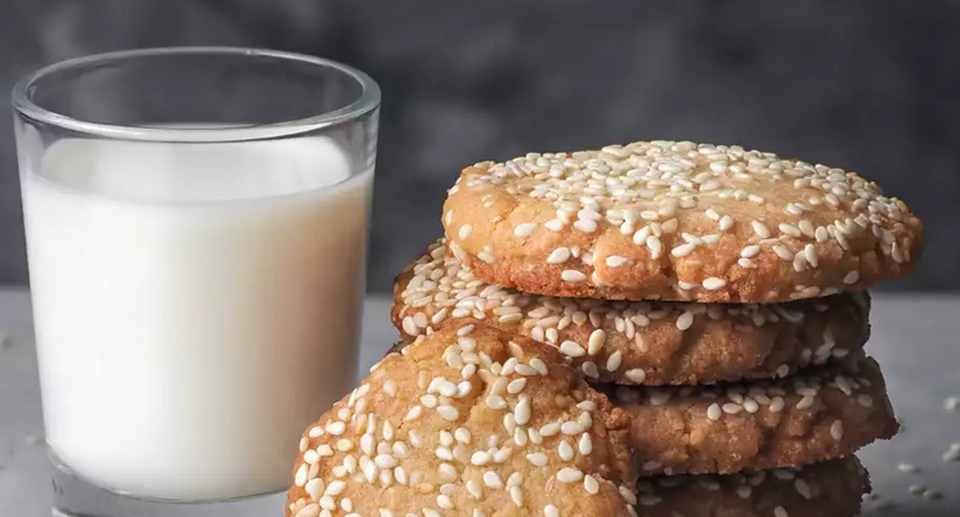 Εύκολη συνταγή για απολαυστικά cookies με ταχίνι
