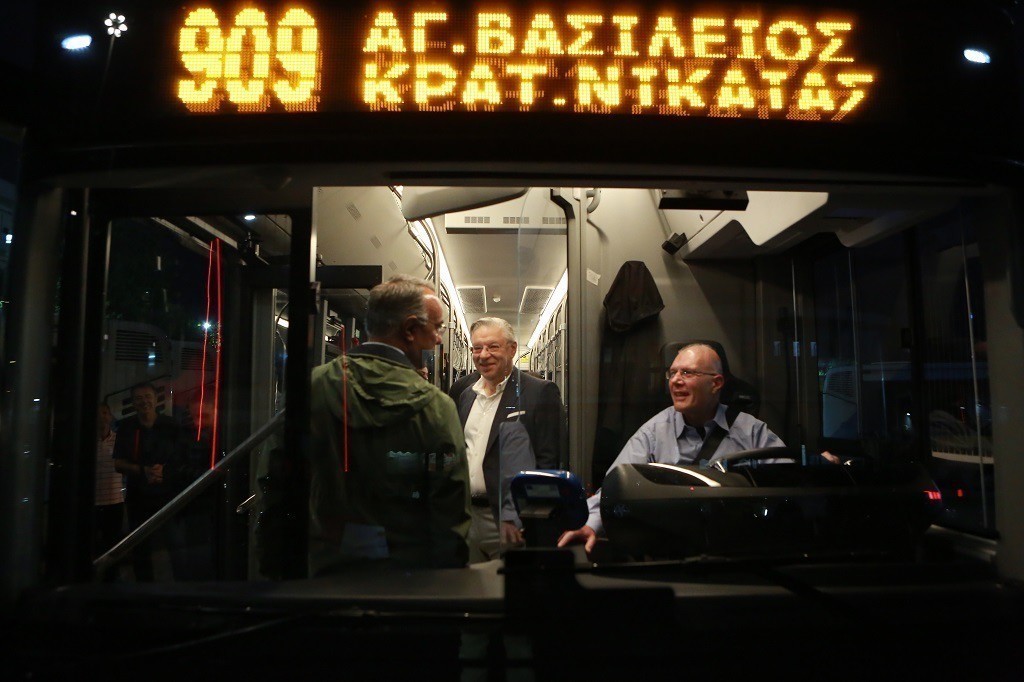 Η Αθήνα υποδέχεται τα πρώτα ηλεκτρικά λεωφορεία της σειράς (φωτογραφίες)
